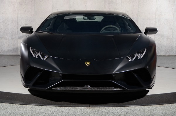 Used 2018 Lamborghini Huracan LP 640-4 Performante for sale Sold at Ryan Friedman Motor Cars LLC in Glen Cove NY 11542 33