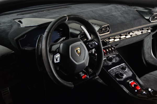 Used 2018 Lamborghini Huracan LP 640-4 Performante for sale Sold at Ryan Friedman Motor Cars LLC in Glen Cove NY 11542 39