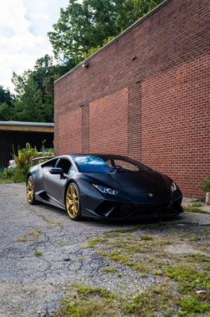 Used 2018 Lamborghini Huracan LP 640-4 Performante for sale Sold at Ryan Friedman Motor Cars LLC in Glen Cove NY 11542 4