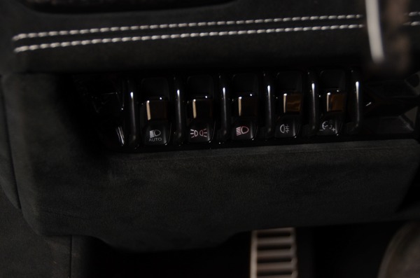 Used 2018 Lamborghini Huracan LP 640-4 Performante for sale Sold at Ryan Friedman Motor Cars LLC in Glen Cove NY 11542 42