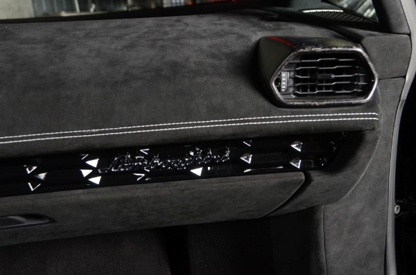 Used 2018 Lamborghini Huracan LP 640-4 Performante for sale Sold at Ryan Friedman Motor Cars LLC in Glen Cove NY 11542 49