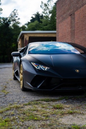 Used 2018 Lamborghini Huracan LP 640-4 Performante for sale Sold at Ryan Friedman Motor Cars LLC in Glen Cove NY 11542 5