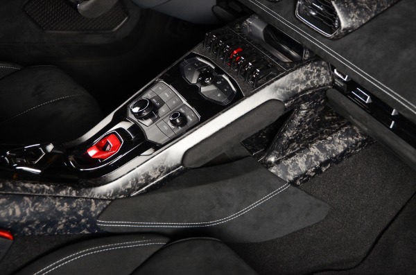 Used 2018 Lamborghini Huracan LP 640-4 Performante for sale Sold at Ryan Friedman Motor Cars LLC in Glen Cove NY 11542 53