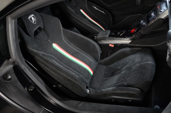 Used 2018 Lamborghini Huracan LP 640-4 Performante for sale Sold at Ryan Friedman Motor Cars LLC in Glen Cove NY 11542 55