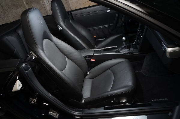 Used 2009 Porsche 911 Turbo for sale Sold at Ryan Friedman Motor Cars LLC in Glen Cove NY 11542 34