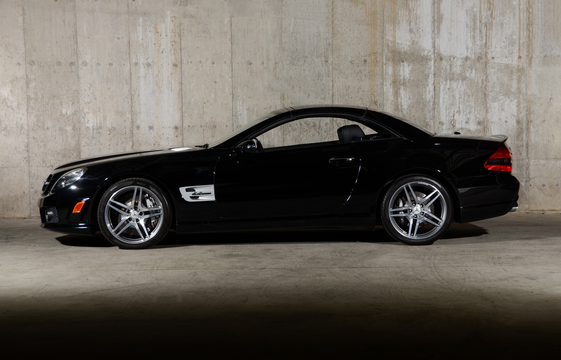 値下しました！AMG19インチブラック　w251(R350)その他　タイヤ4本 Used-2009-Mercedes-Benz-SL-
