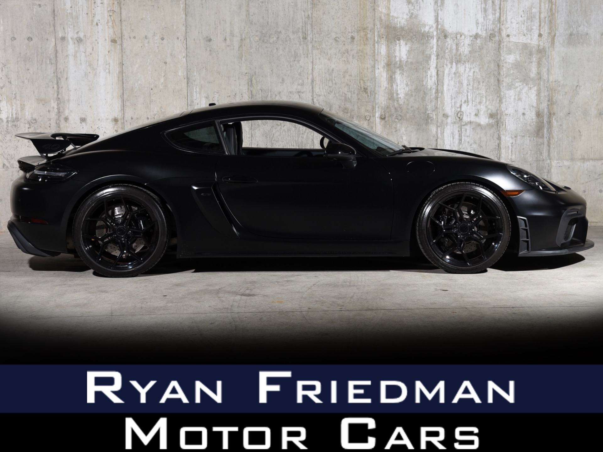 Minichamps 1:43 Porsche 718 Cayman GT4 Clubsport 2020 - Negro Mate