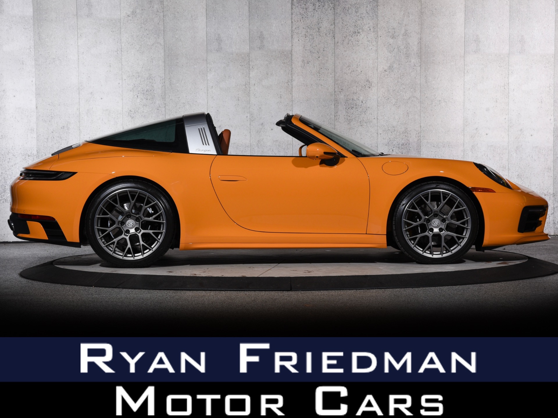 304-058 ノレブ 1/18 ポルシェ 911 Targa 2024 Porsche 911 Targa 4 GTS 2025 Bahama Yellow 1:18 – Norev