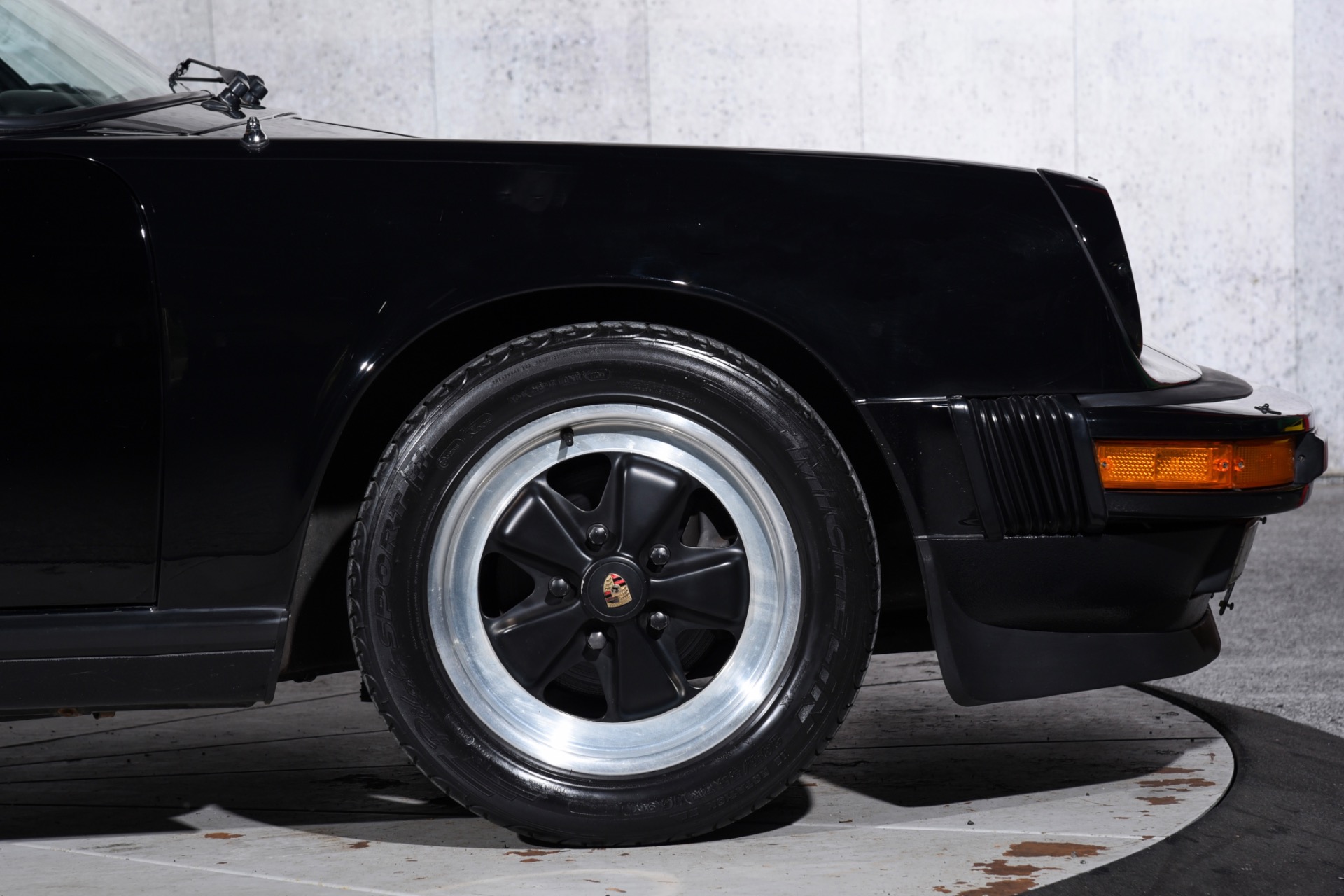 1985 Porsche 911 photo 17
