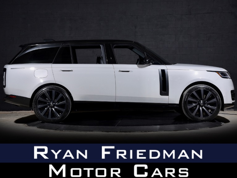 2023 Land Rover Range Rover SV's photo