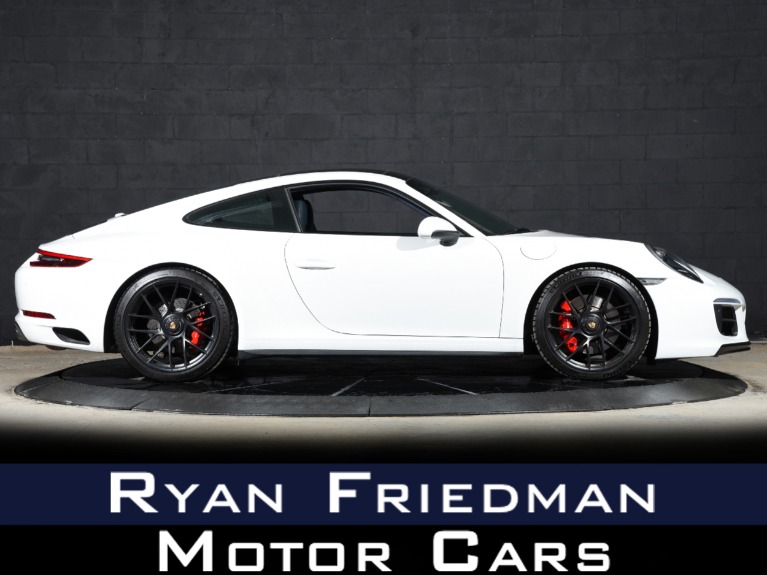 2019 Porsche 911 GTS