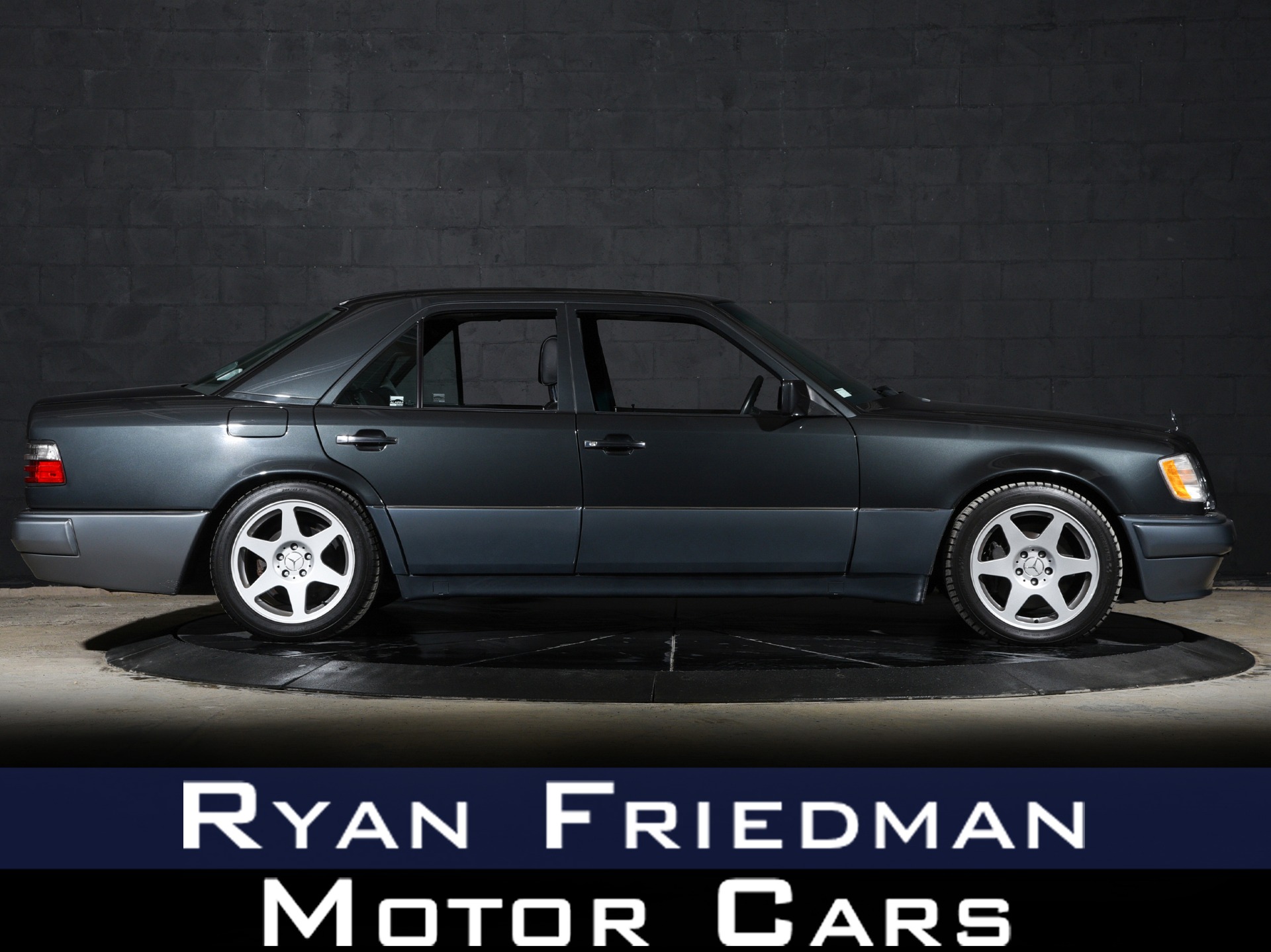 1994 Mercedes-Benz E-Class's photo