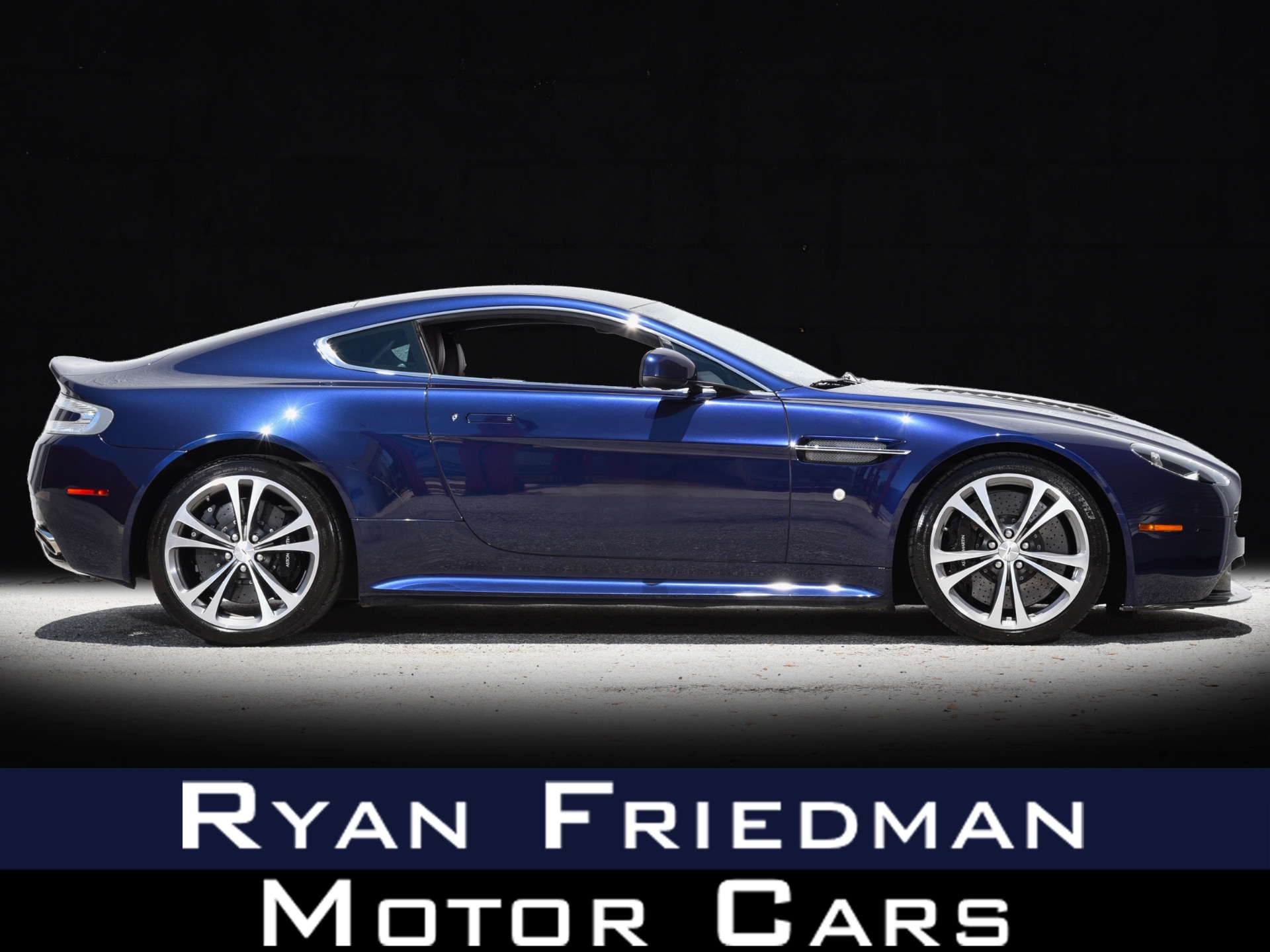 2011 Aston Martin V12 Vantage Coupe's photo