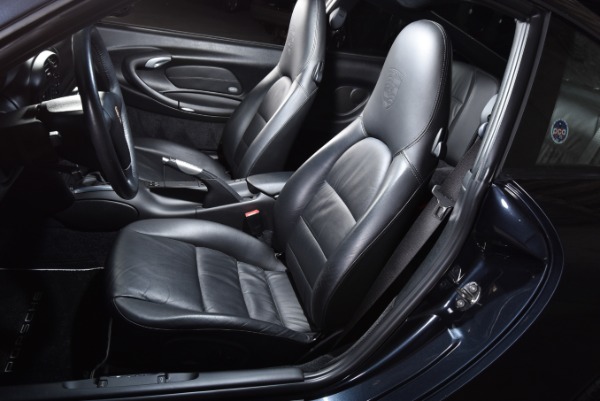 Used 2004 Porsche 911 Carrera for sale Sold at Ryan Friedman Motor Cars LLC in Glen Cove NY 11542 19